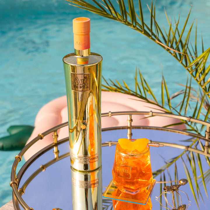 Au Vodka 70cl & FREE Diamond Cut Glass
